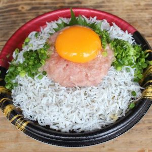 ネギトロシラス丼