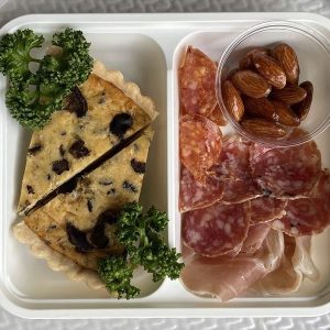 トリュフのキッシュ生ハム・サラミ添え