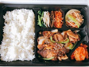 豚ホルモン　我那覇焼肉店