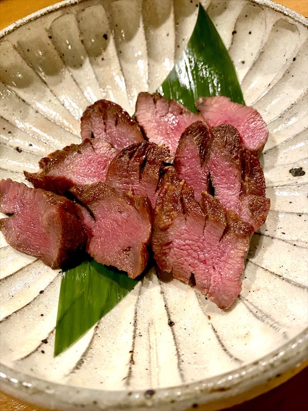 熟成牛タン炭火焼　上タン